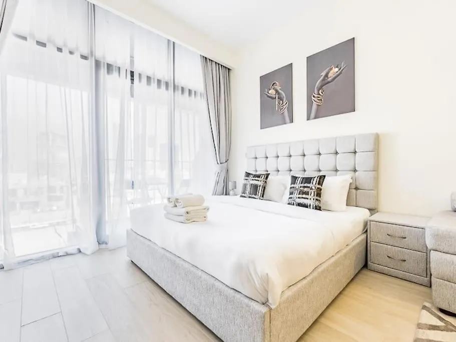 Relaxing Studio Retreat In Vibrant Meydan City Dubai