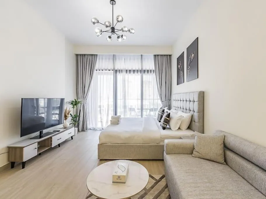 Relaxing Studio Retreat In Vibrant Meydan City Dubai